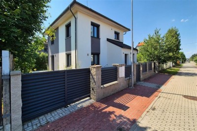 Rent of a new family house (5 + kitchenette, 156 m2), Radešovská, Prague 4 - Šeberov